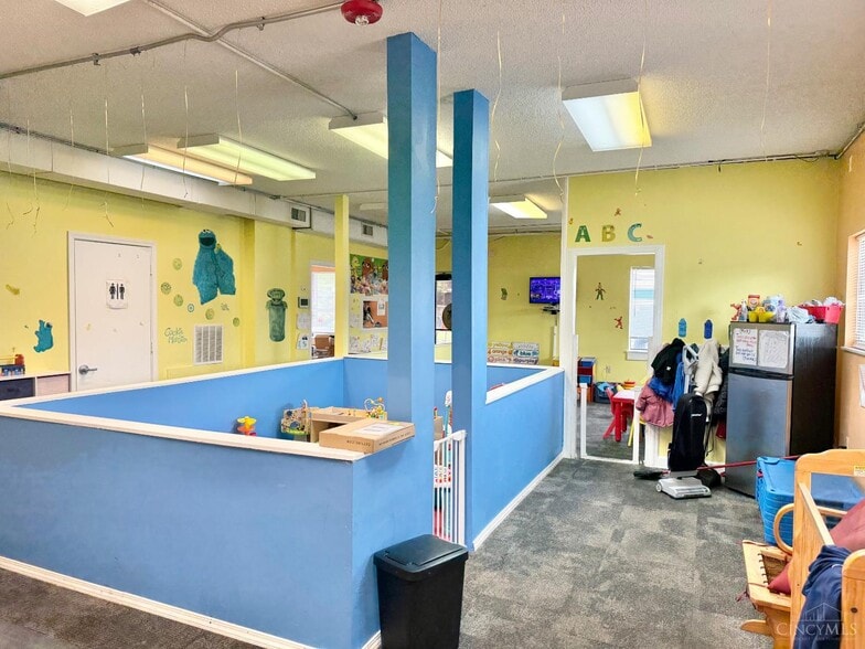 More Photos Of 3829 North Bend Rd, Cincinnati Office For Sale