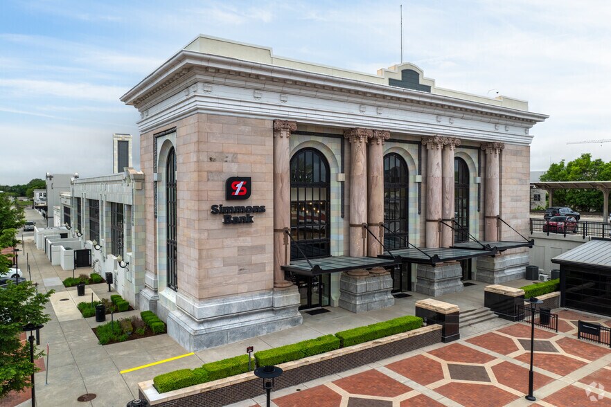 Primary Photo Of 701 E Douglas Ave, Wichita Office For Lease