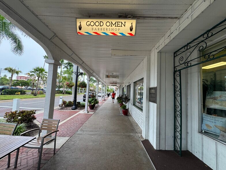 More Photos Of 229 W Venice Ave, Venice General Retail For Sale