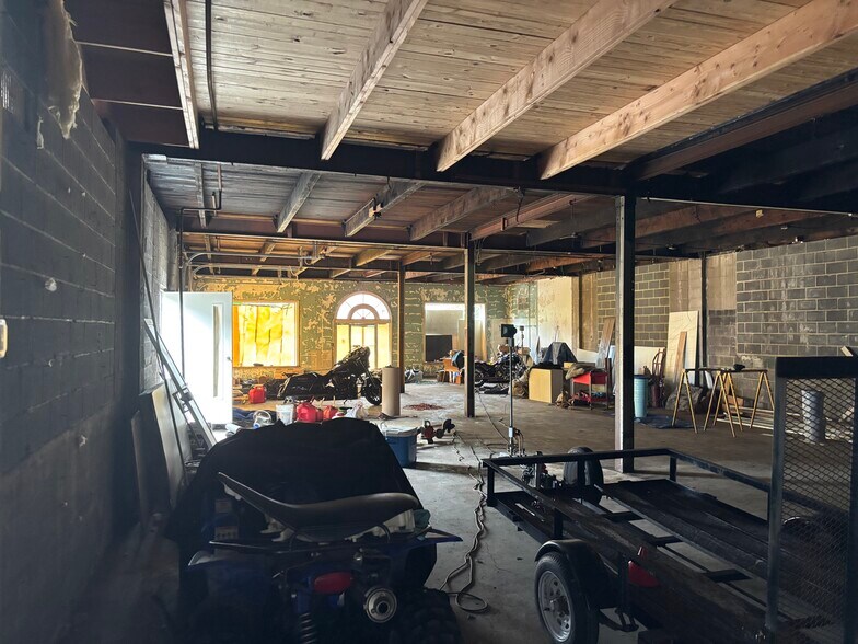 More Photos Of 12621-12631 Larchmere Blvd, Cleveland Apartments For Lease