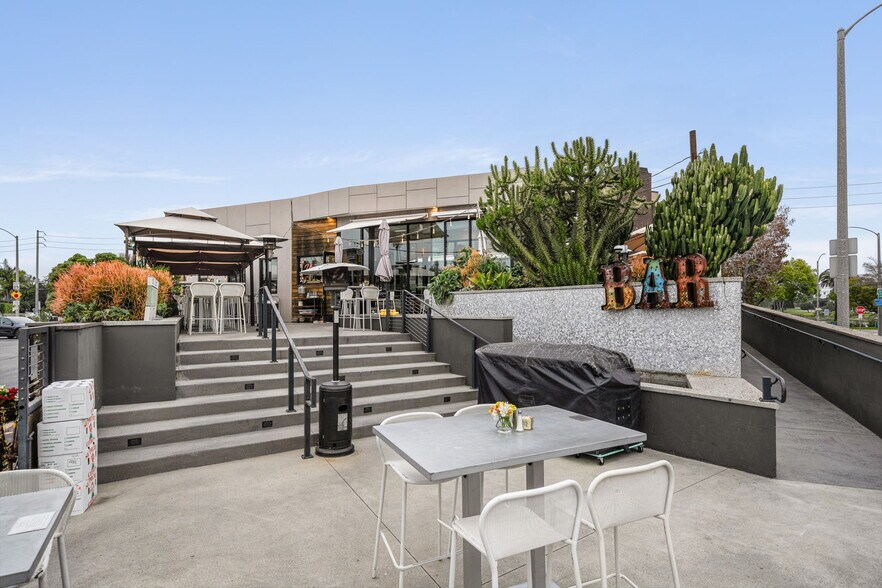 More Photos Of 335 Nieto Ave, Long Beach Restaurant For Sale