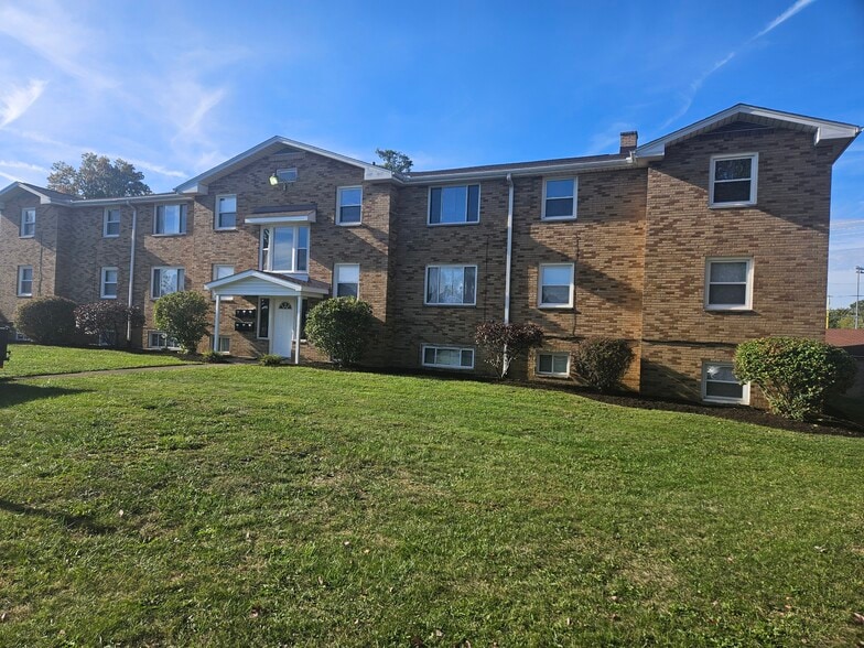 More Photos Of 1469 Valentine Cir NW, Canton Apartments For Sale