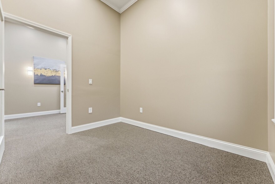 More Photos Of 311 S Royal Oaks Blvd, Franklin Medical For Sale