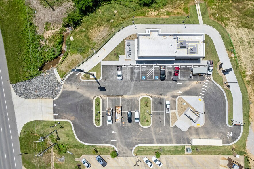 More Photos Of 2031 Oliver Lancaster Boulevard blvd, Malvern General Retail For Sale