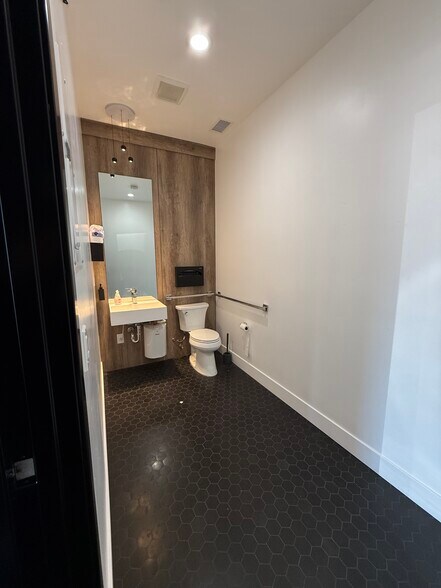 More Photos Of 101 McHenry Ave, Modesto Freestanding For Lease