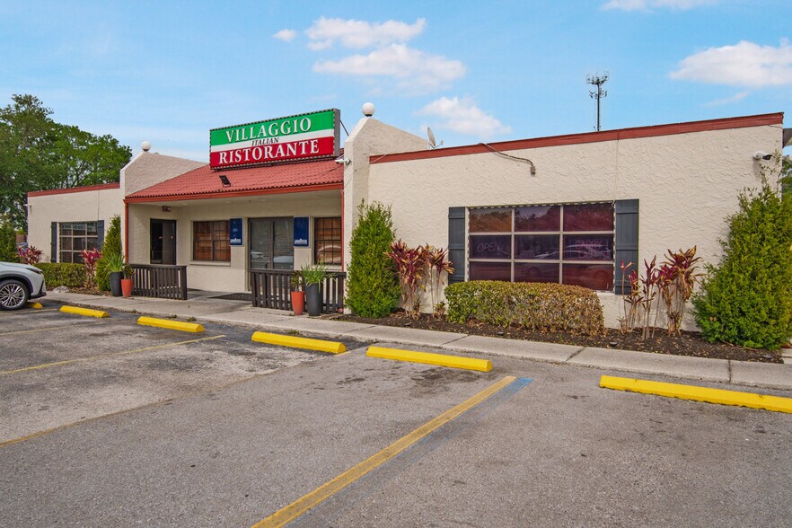 More Photos Of 102 Flagship Dr, Lutz Storefront Retail Office For Lease