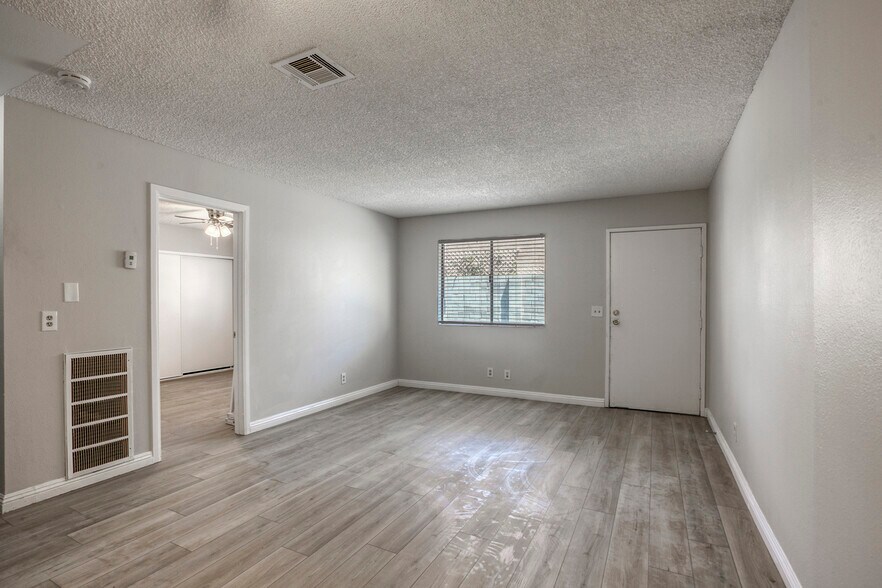 More Photos Of 317 S 9th St, Las Vegas Apartments For Sale
