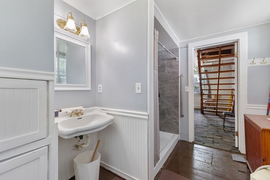 More Photos Of 13 Leonard St, Gansevoort Religious Facility For Sale