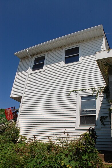 More Photos Of 1835 Delmar Dr, Folcroft Freestanding For Lease