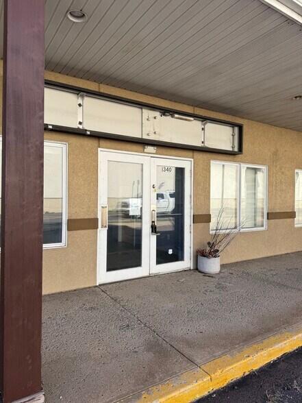 More Photos Of 340 Railroad St, Danville Flex For Lease