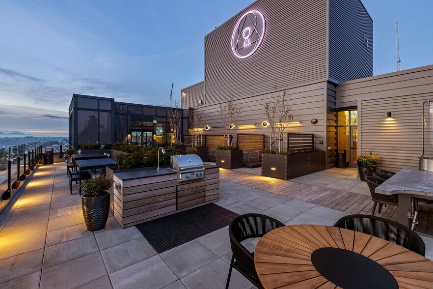 More Photos Of 2315 4th Ave, Seattle Multifamily For Sale