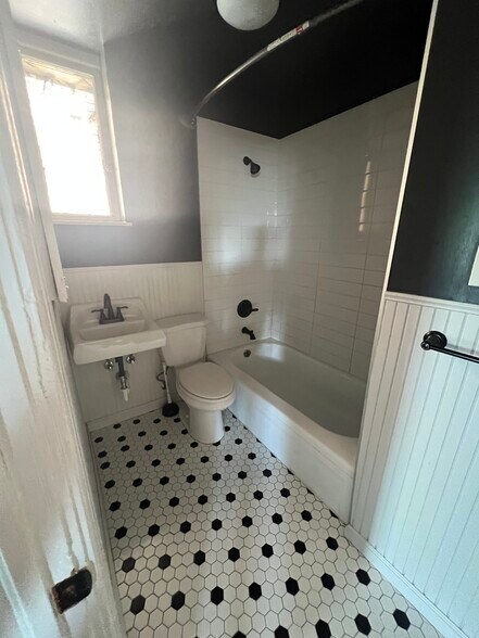 More Photos Of 246-248 S Broadway, Denver Storefront Retail Residential For Sale