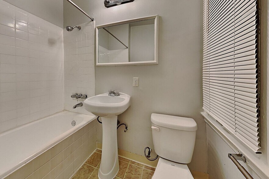 More Photos Of 6434 Yucca St, Los Angeles Apartments For Sale