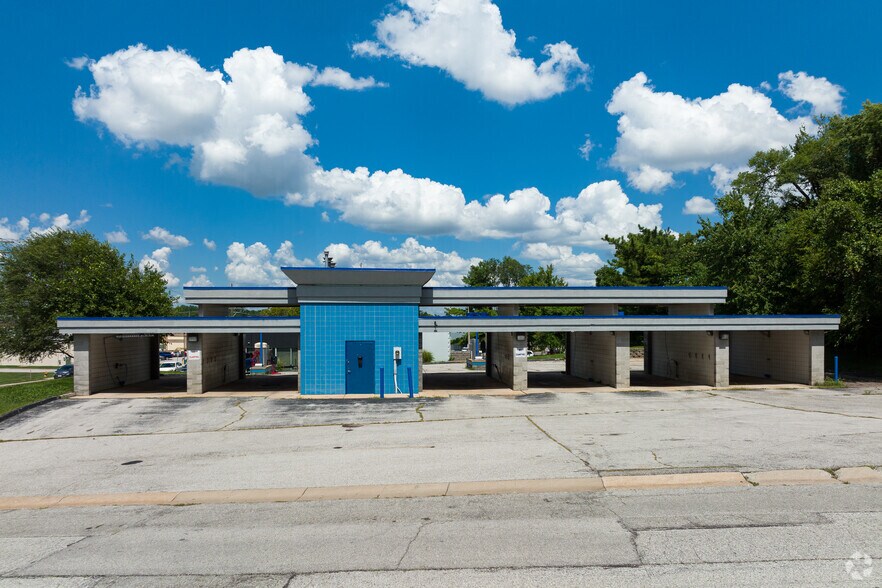 More Photos Of 3800 Adie Rd, Saint Ann General Retail For Sale