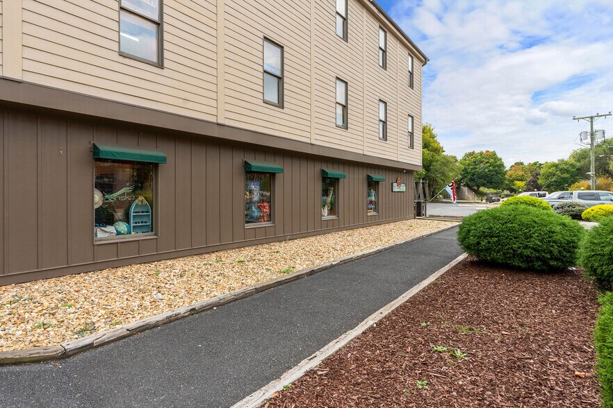 More Photos Of 50 Middlebrook Ave, Staunton Storefront For Sale