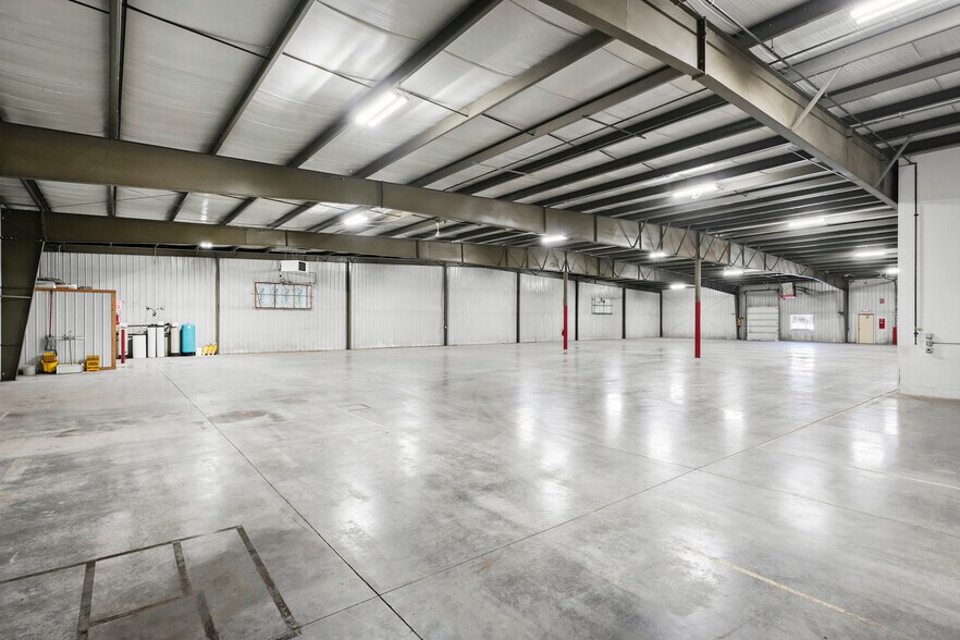More Photos Of 4811 Curtis Rd, Dodgeville Warehouse For Sale