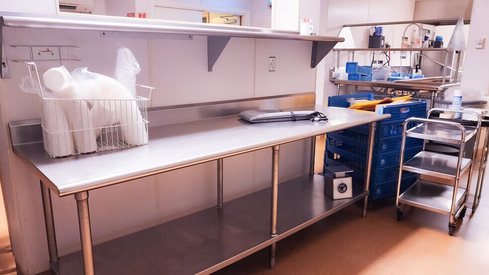 More Photos Of 66 Hawthorne Dr, Bedford Apartments For Lease