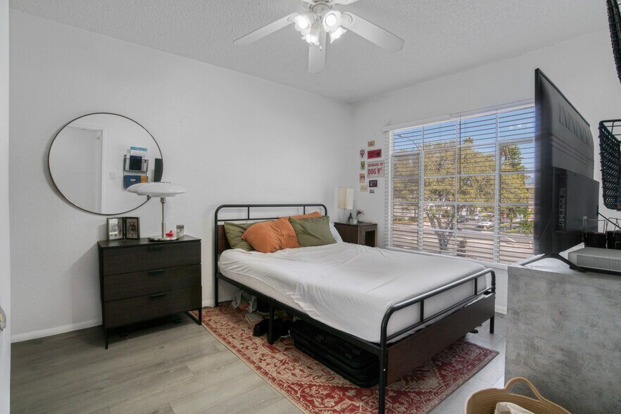 More Photos Of 1150 Masselin Ave, Los Angeles Apartments For Sale