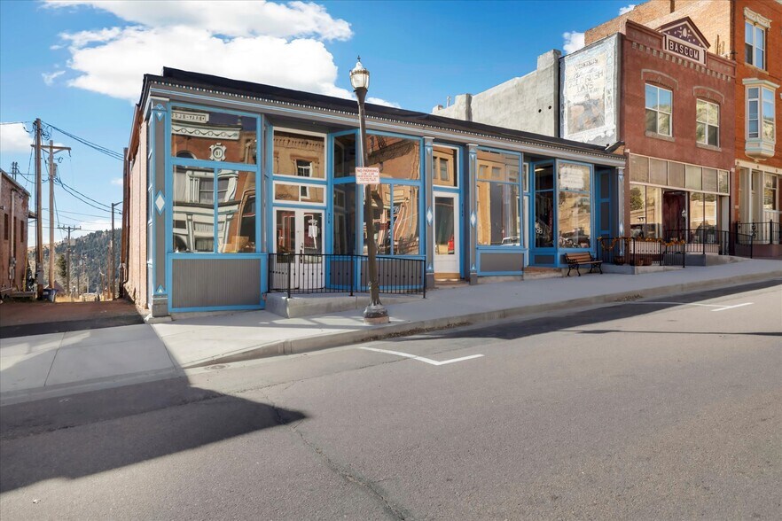 More Photos Of 310 Victor Ave, Victor General Retail For Sale