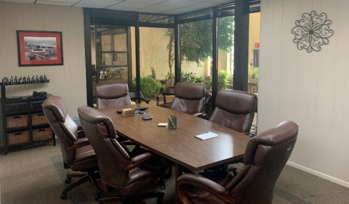 More Photos Of 524 Clark Ave, Kirkwood Warehouse For Lease