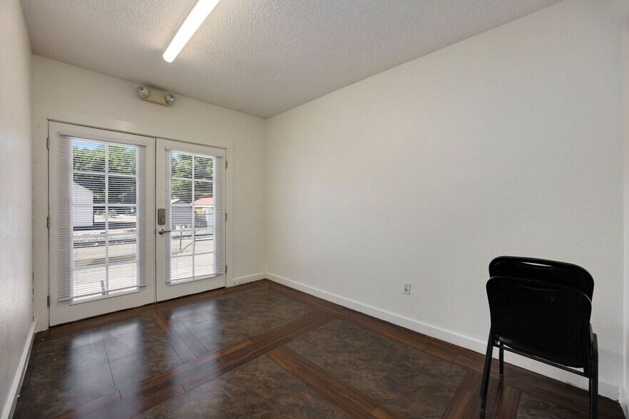 More Photos Of 1021 N Lincoln Ave, Loveland Freestanding For Lease