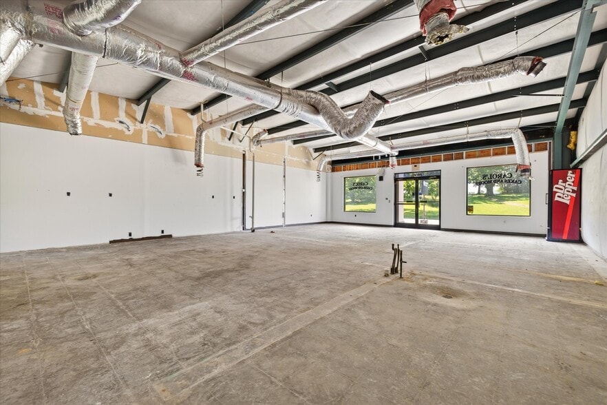 More Photos Of 2143a-2145 Old Ashland City Rd, Clarksville Freestanding For Lease