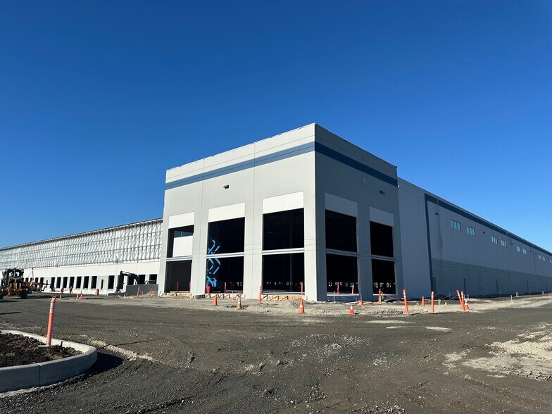 More Photos Of 5500 NE 162nd Ave, Vancouver Distribution For Lease