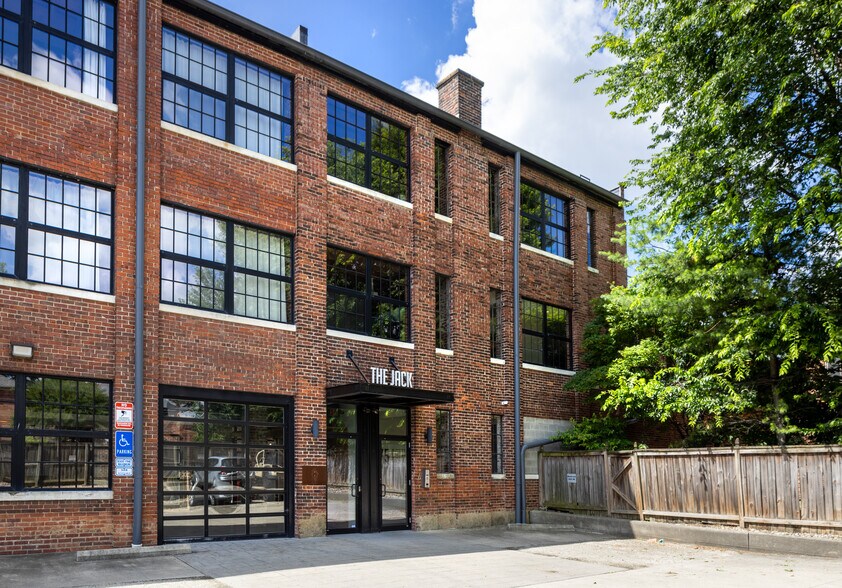 Primary Photo Of 982 S Front St, Columbus Apartments For Sale
