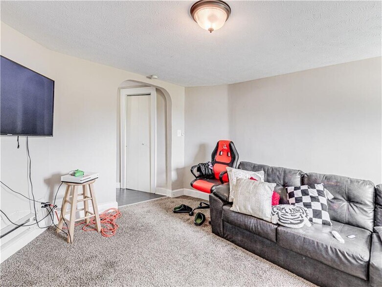 More Photos Of 5521 W 48th St, Parma Apartments For Sale