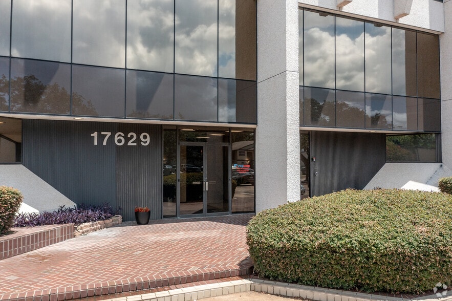 More Photos Of 17625 El Camino Real, Houston Unknown For Lease