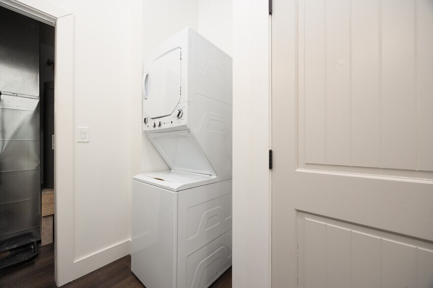 More Photos Of 50-52 S Main St, London Storefront Retail Residential For Sale