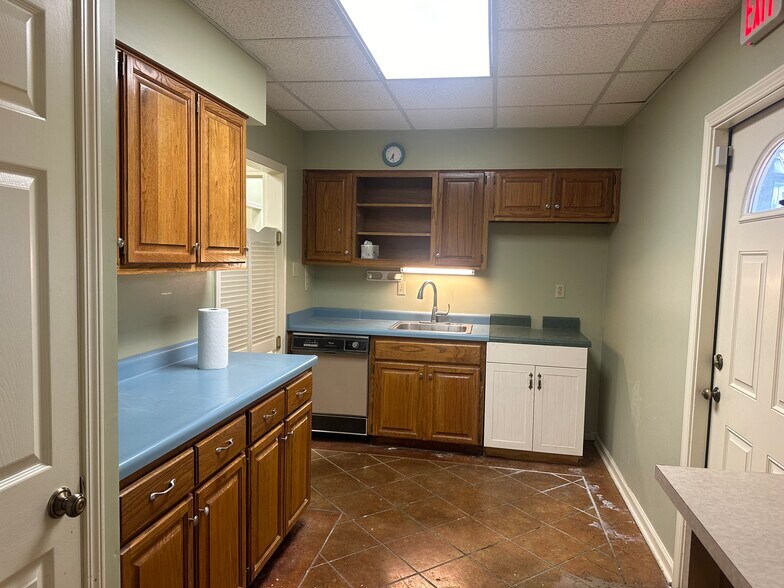 More Photos Of 763 Walnut Knoll Ln, Cordova Medical For Lease
