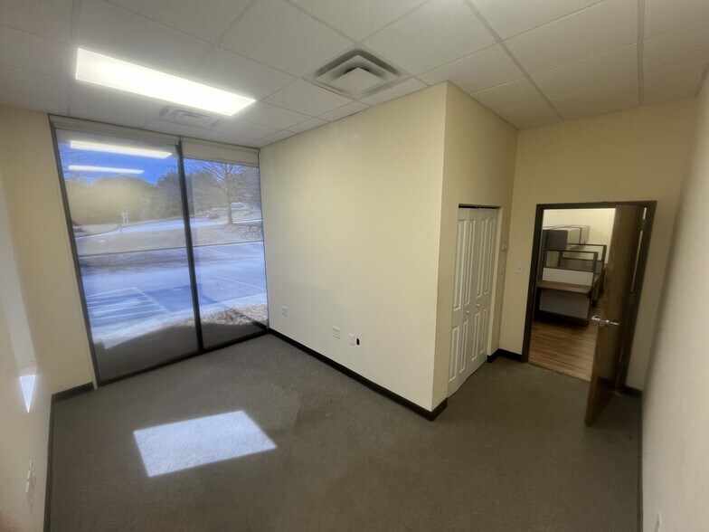 More Photos Of 2317 Danbury Ln, Gainesville Warehouse For Lease