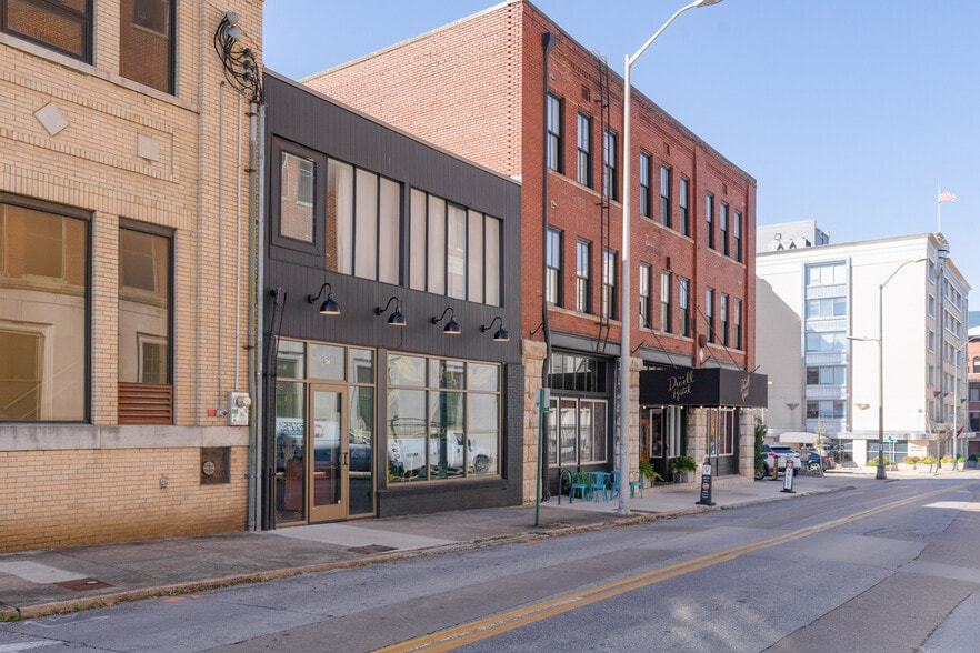 More Photos Of 124 E 10th St, Chattanooga Storefront Retail Office For Sale