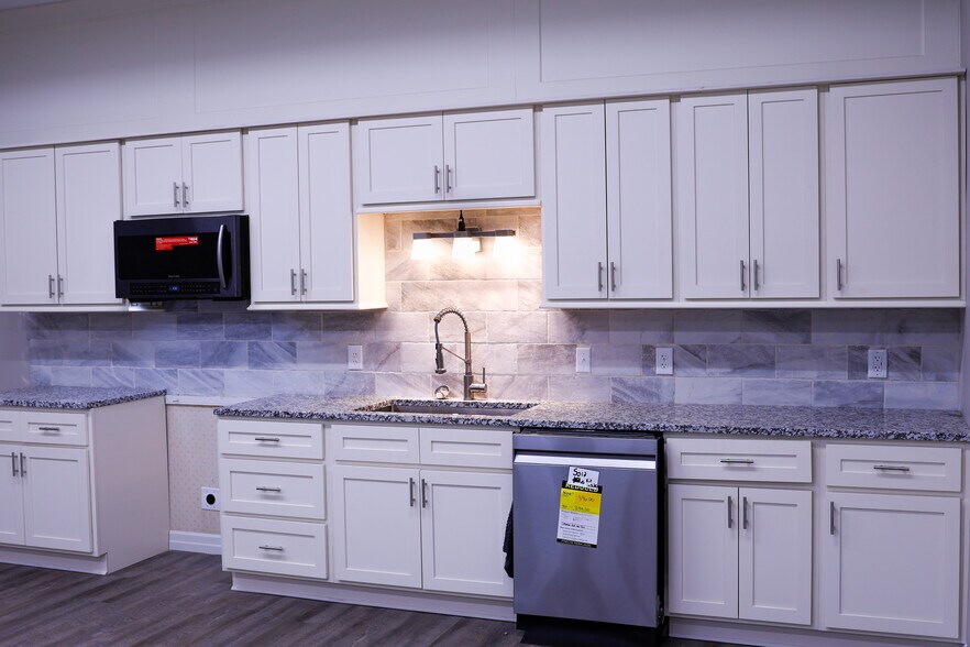 More Photos Of 325 W Main St, Lebanon Office Residential For Sale