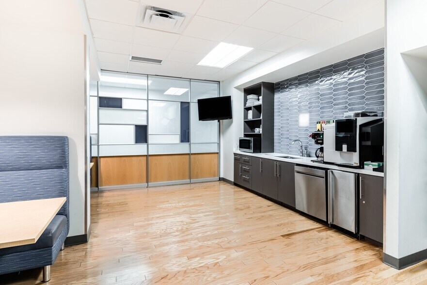 More Photos Of 4600 E Washington St, Phoenix Coworking Space