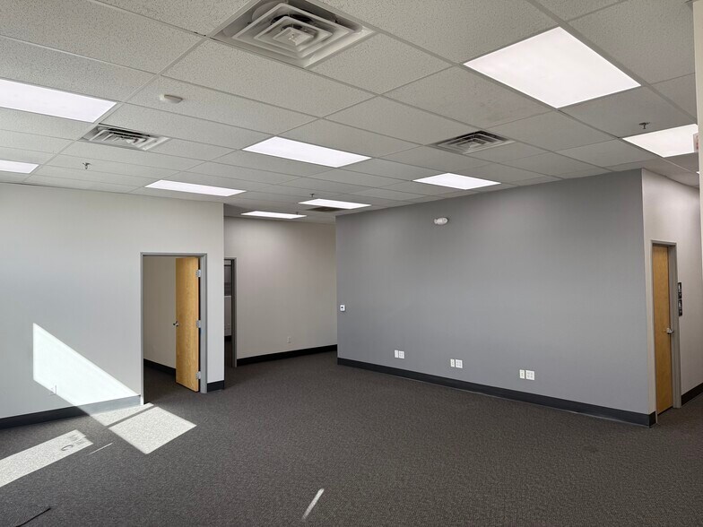 More Photos Of 3101 N Lamb Blvd, Las Vegas Distribution For Lease