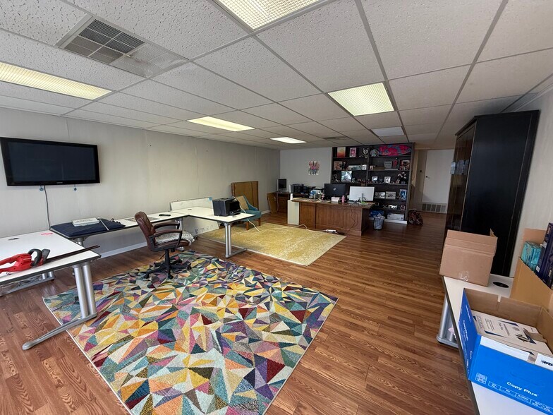 More Photos Of 3112 Plumwood St, Fort Worth Office For Sale