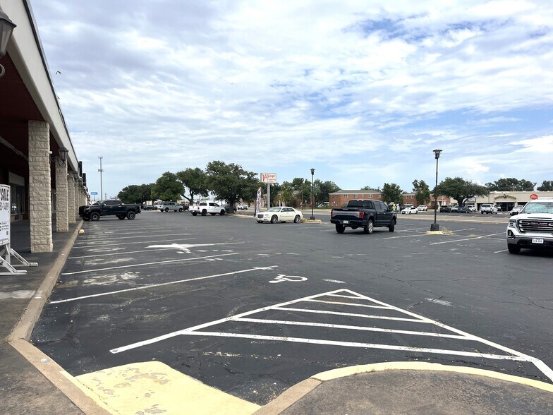 More Photos Of 2230 W Beauregard Ave, San Angelo Freestanding For Sale