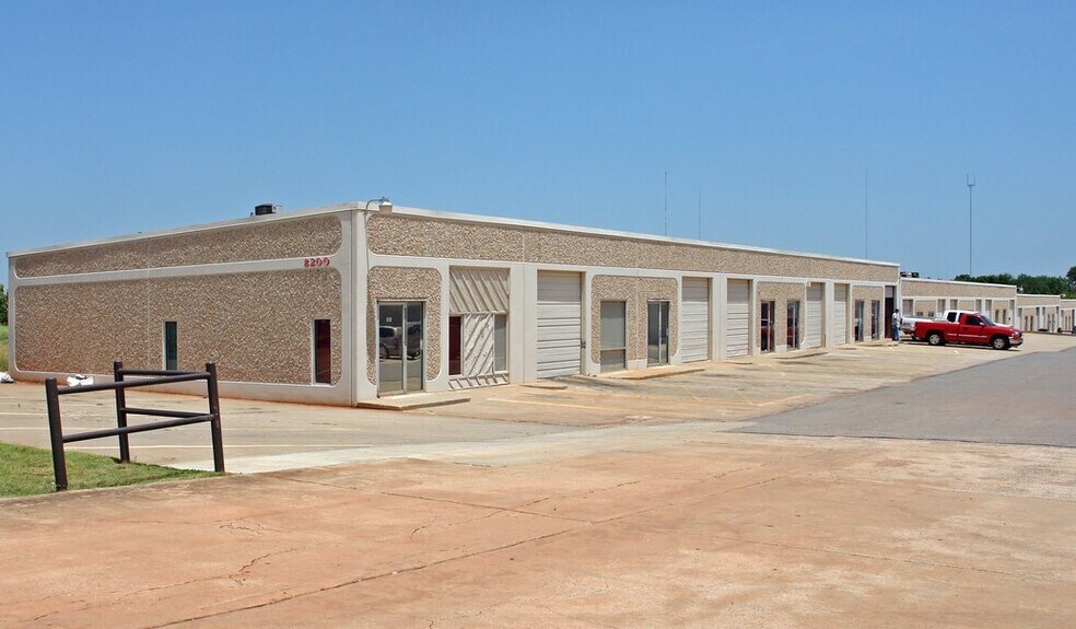 More Photos Of 8100-8200 N Classen Blvd, Oklahoma City Unknown For Lease
