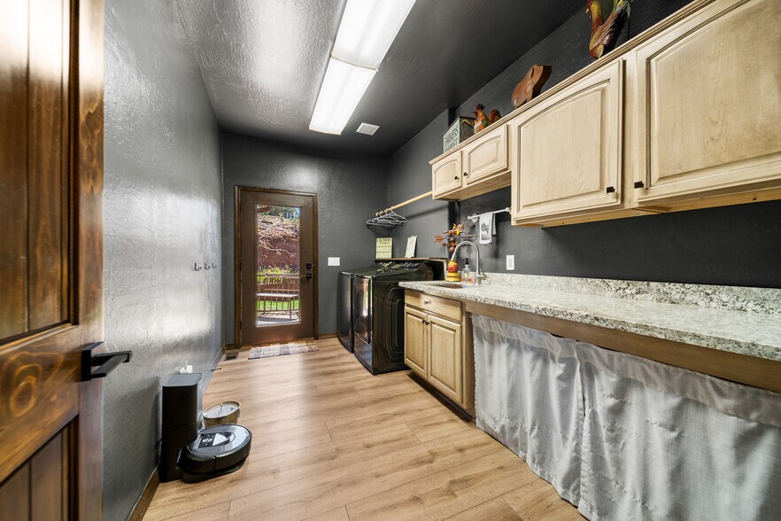 More Photos Of 7056 Bustin Dutch Trl, Show Low Multifamily For Sale