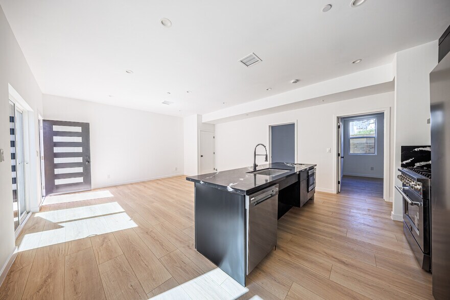More Photos Of 1954-1958 Purdue Ave, Los Angeles Apartments For Sale