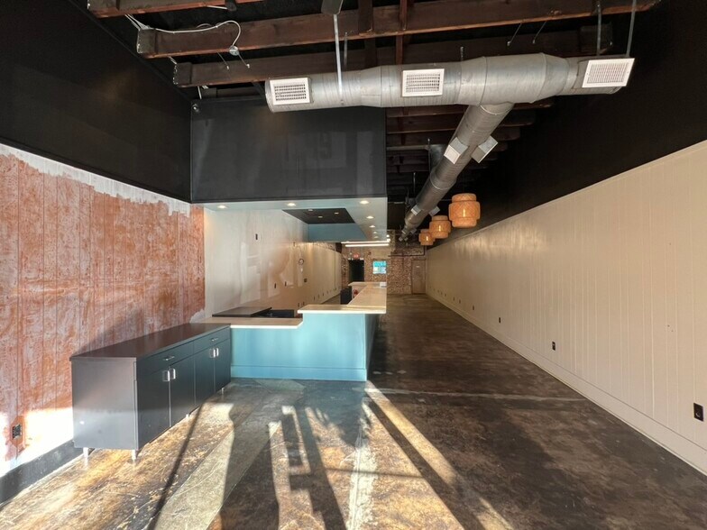More Photos Of 1049 Park St, Jacksonville Storefront For Lease