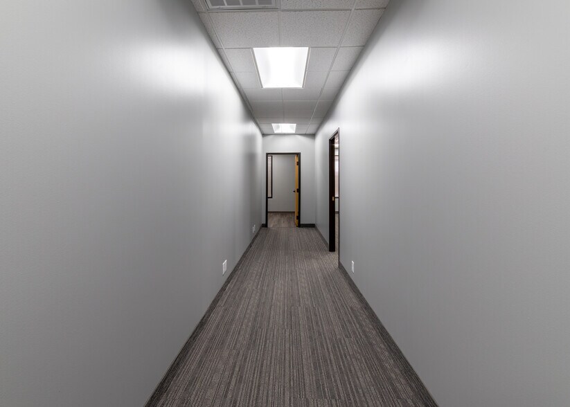 More Photos Of 17000 Dallas Pkwy, Dallas Loft Creative Space For Lease