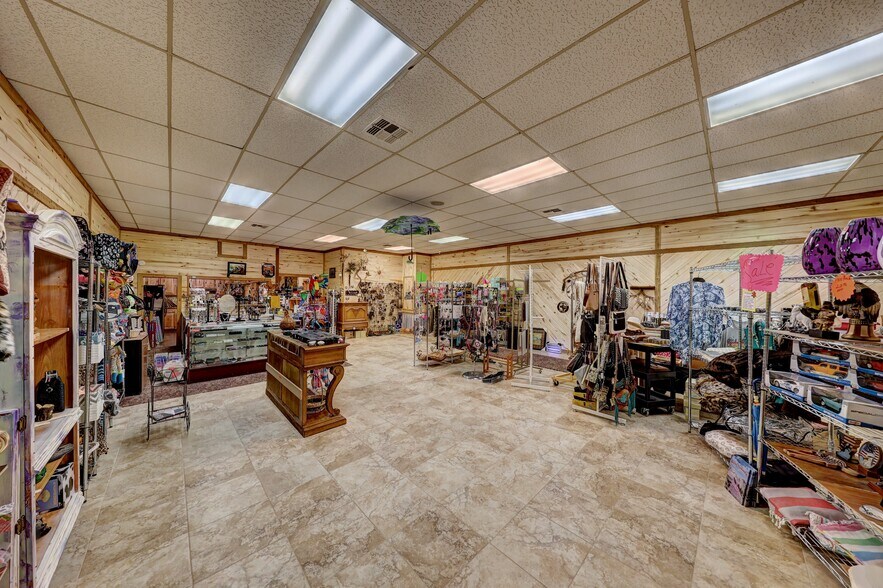 More Photos Of 105 N 11th St, Junction General Retail For Sale