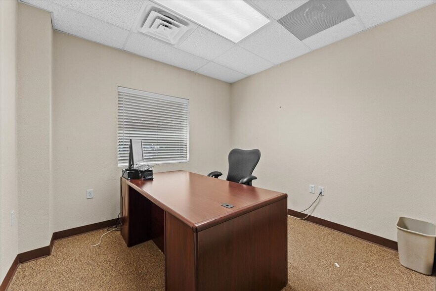 More Photos Of 2155 Larkspur Ln, Redding Office For Sale