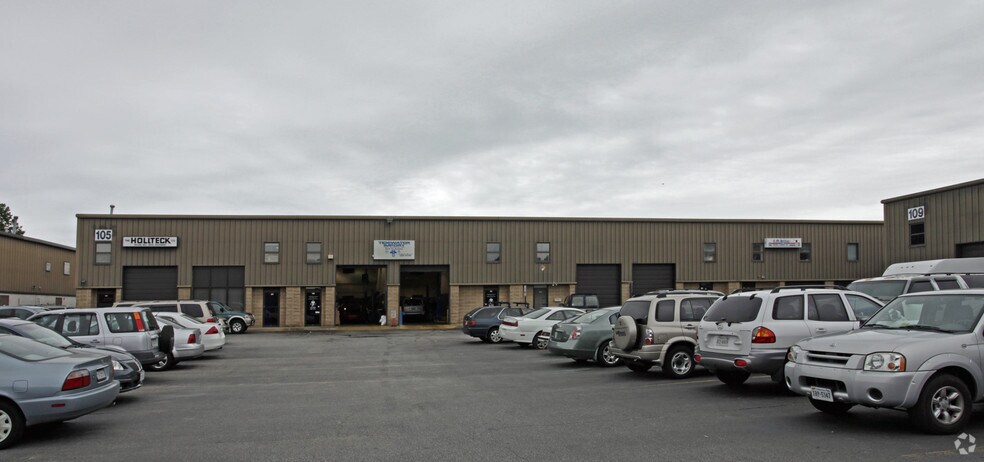 More Photos Of 105 S First Colonial Rd, Virginia Beach Flex For Lease