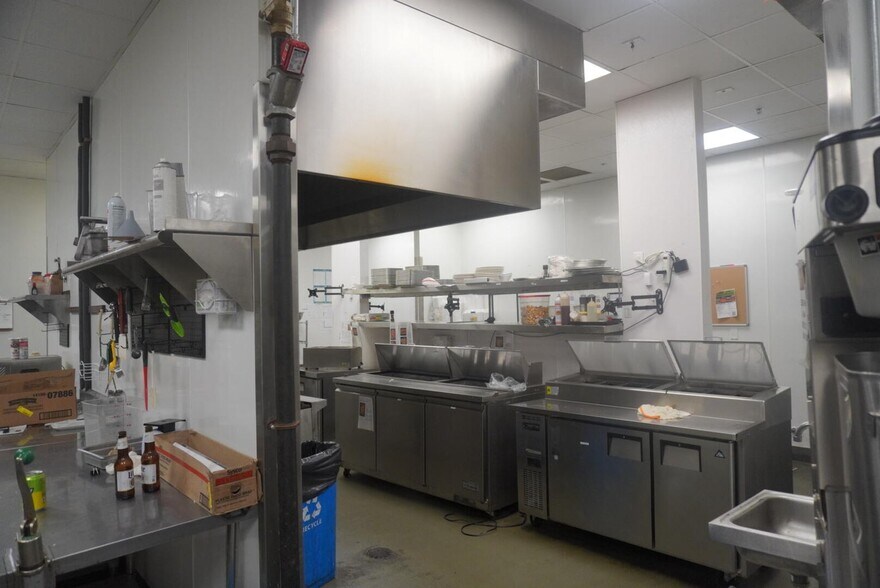 More Photos Of 730-760 Coleman Blvd, Mount Pleasant General Retail For Lease