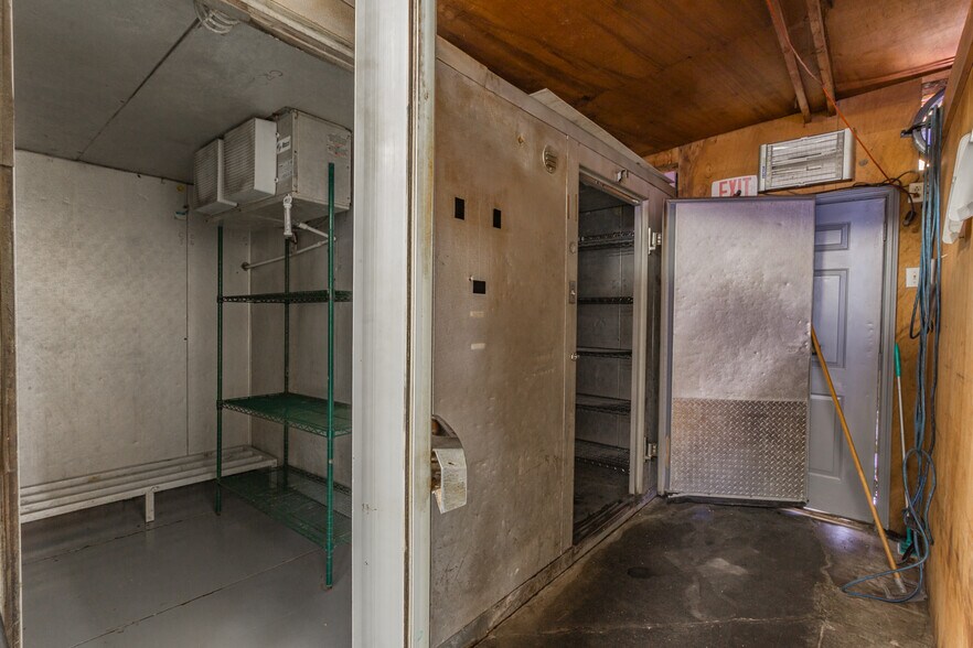 More Photos Of 505 W 9th St, Chickamauga Fast Food For Sale