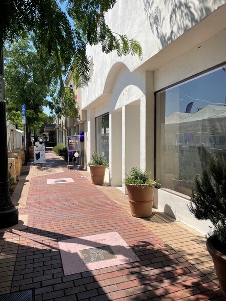 More Photos Of 24263 Main St, Newhall Storefront For Sale